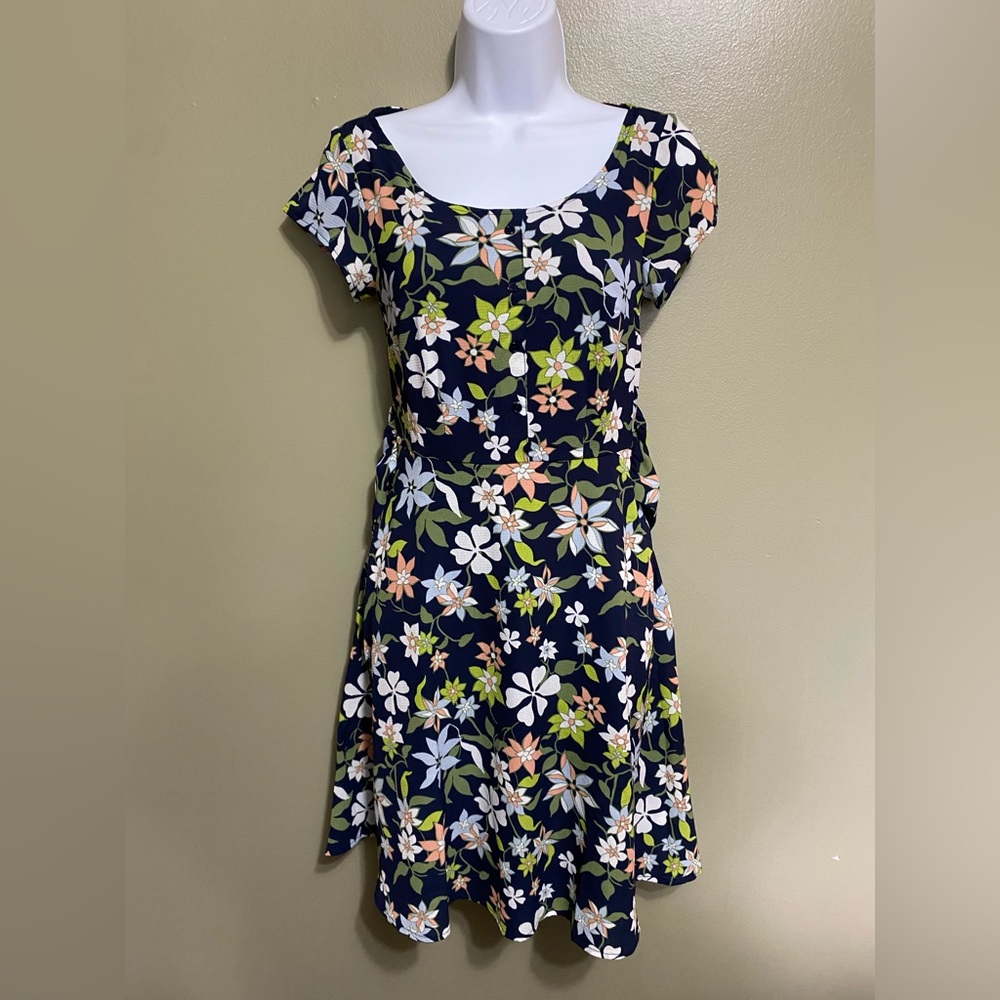 NWOT ModCloth‎ Flowered Dress, Size XXS